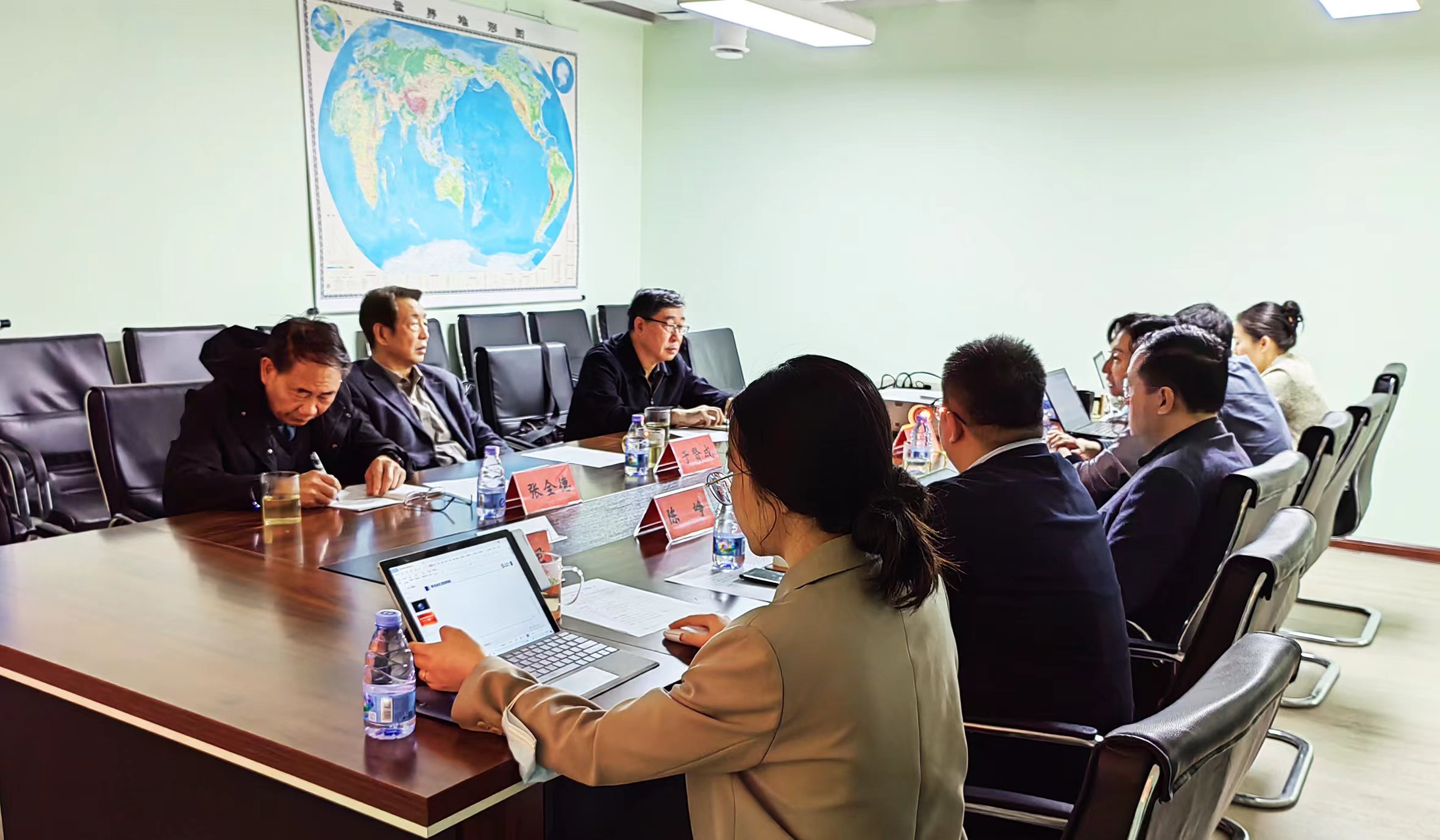 于贤成会长一行到椭圆时空公司考察调研